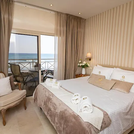 Quattro Beachfront Sea View Ap 4 Apartment *