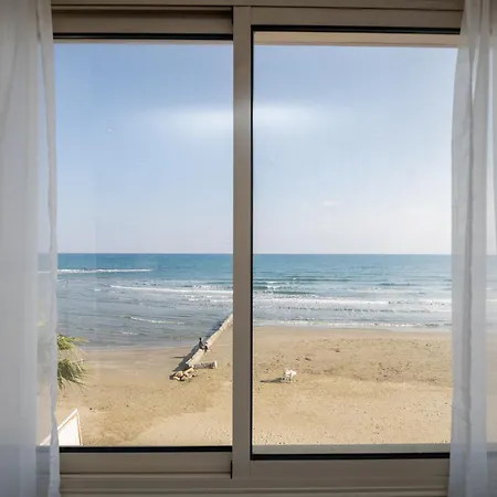 Quattro Beachfront Sea View Ap 4 Ларнака