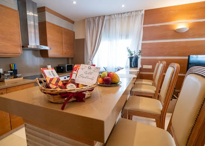 Quattro Beachfront Sea View Ap 4