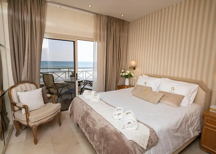 Quattro Beachfront Sea View Ap 4 Apartmán *