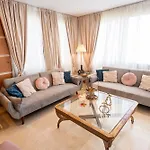 Lägenhet Quattro Beachfront Sea View Ap 4 *