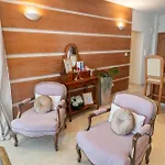 Lägenhet Quattro Beachfront Sea View Ap 4 *