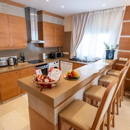 Appartement Quattro Beachfront Sea View Ap 4