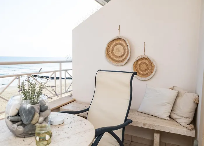 아파트 Quattro Beachfront Sea View Ap 4 *