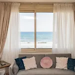 Quattro Beachfront Sea View Ap 4